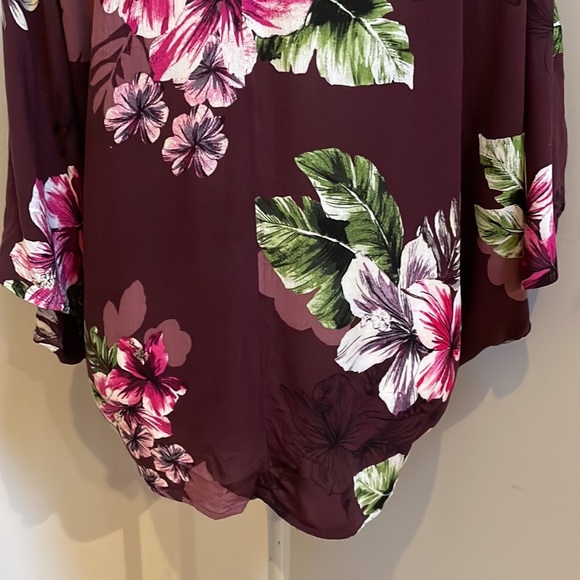 Hawaiian Floral Kimono Medium - Picture 6 of 11